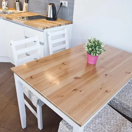 Nad Jeziorkiem Apartment *