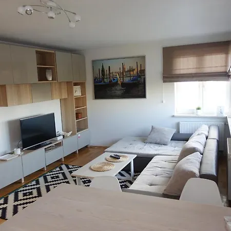 Nad Jeziorkiem Apartment *