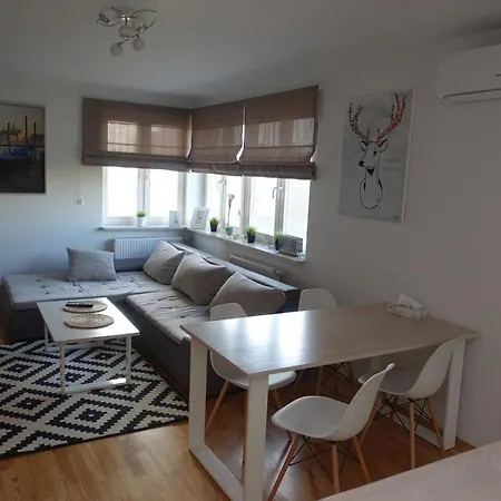 Nad Jeziorkiem Apartment Warsaw