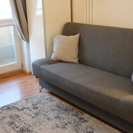 Nad Jeziorkiem Apartment *