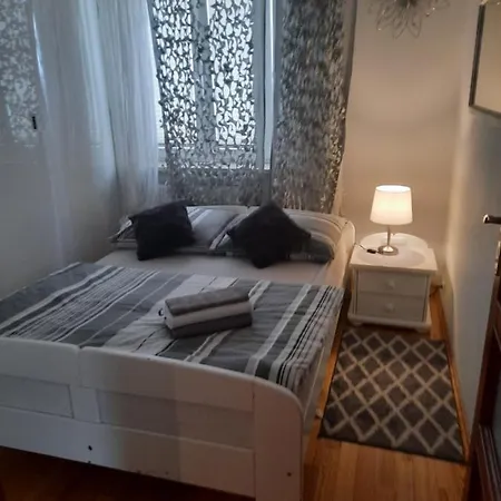 Nad Jeziorkiem Apartman *